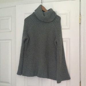 Simply Vera Wang (XL) seafoam Turtleneck with Bell sleeves